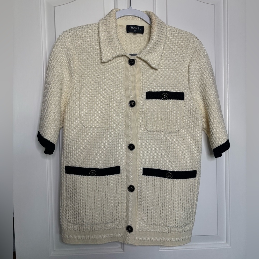 EUC Chanel Ivory Midweight Knit Short Sleeve Jacket with Black Trim size 34